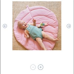 NWT blabla leaf playmat